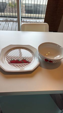Strawberry Print Plate and Bowl Set