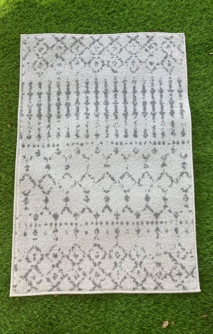 NEW UNUSED - Gray & White Bodrum area rug entry mat 2’ x 3’ Moroccan Blythe jute backing