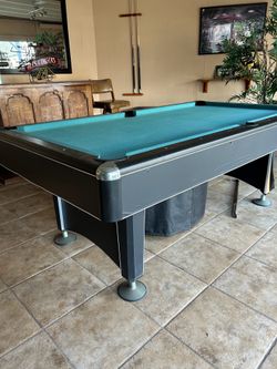 Pool table