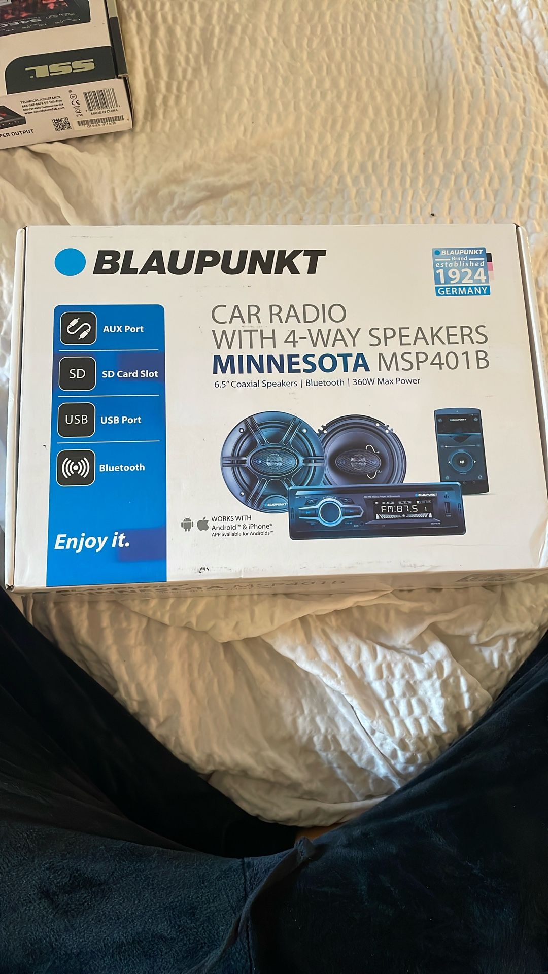 Blaupunkt Car Radio With 4 Way Speakers