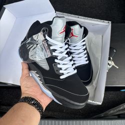 Jordan 5 Red Metallic 
