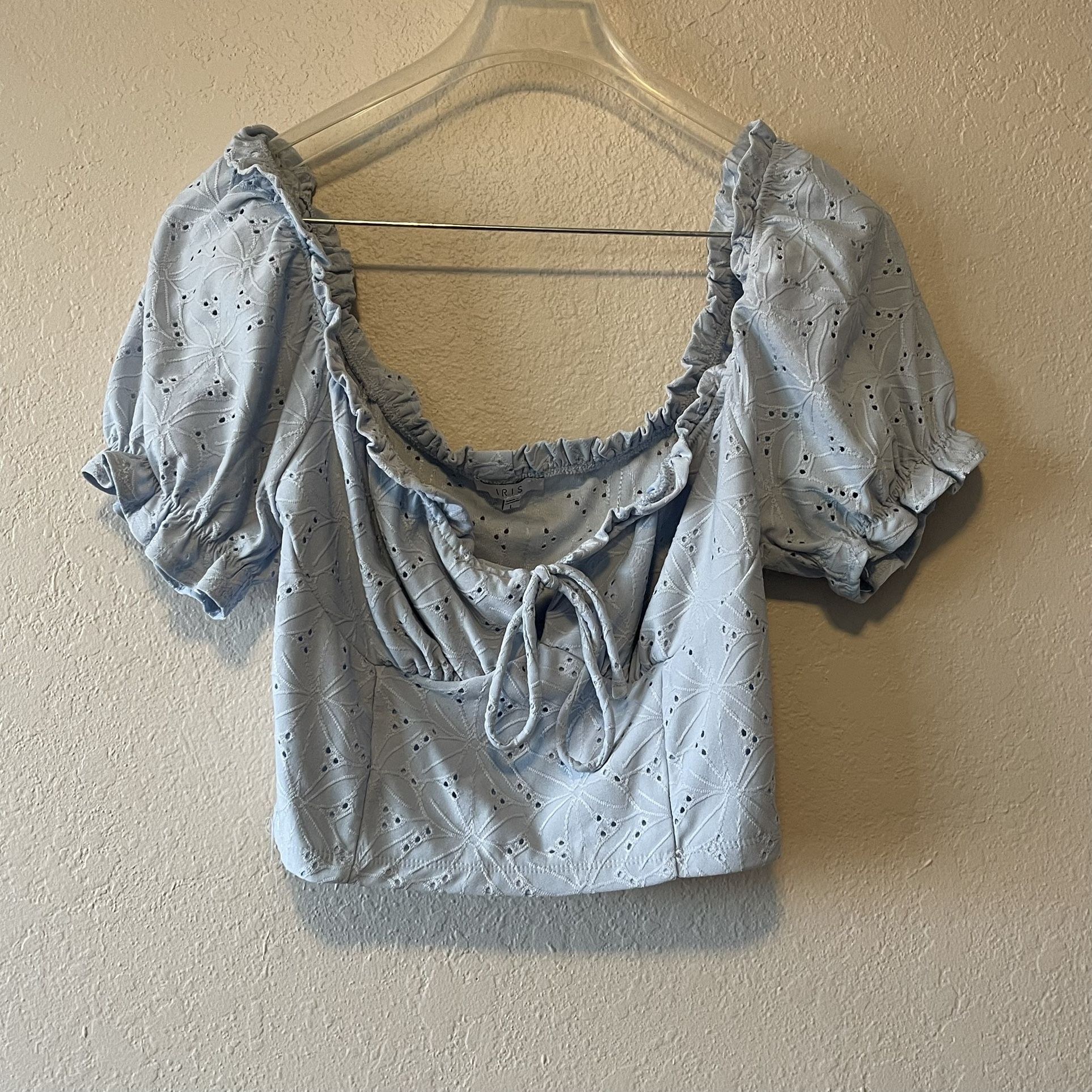 Iris, Women’s Light Blue Off The Shoulder Shortsleeved Cropped Blouse, Size L