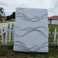 NEW QUEEN-SIZE MATTRESS AND BOX SPRING