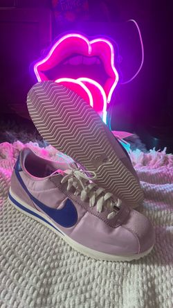 Nike Women 11 Lavender / purple  Cortez Nike  half OFF