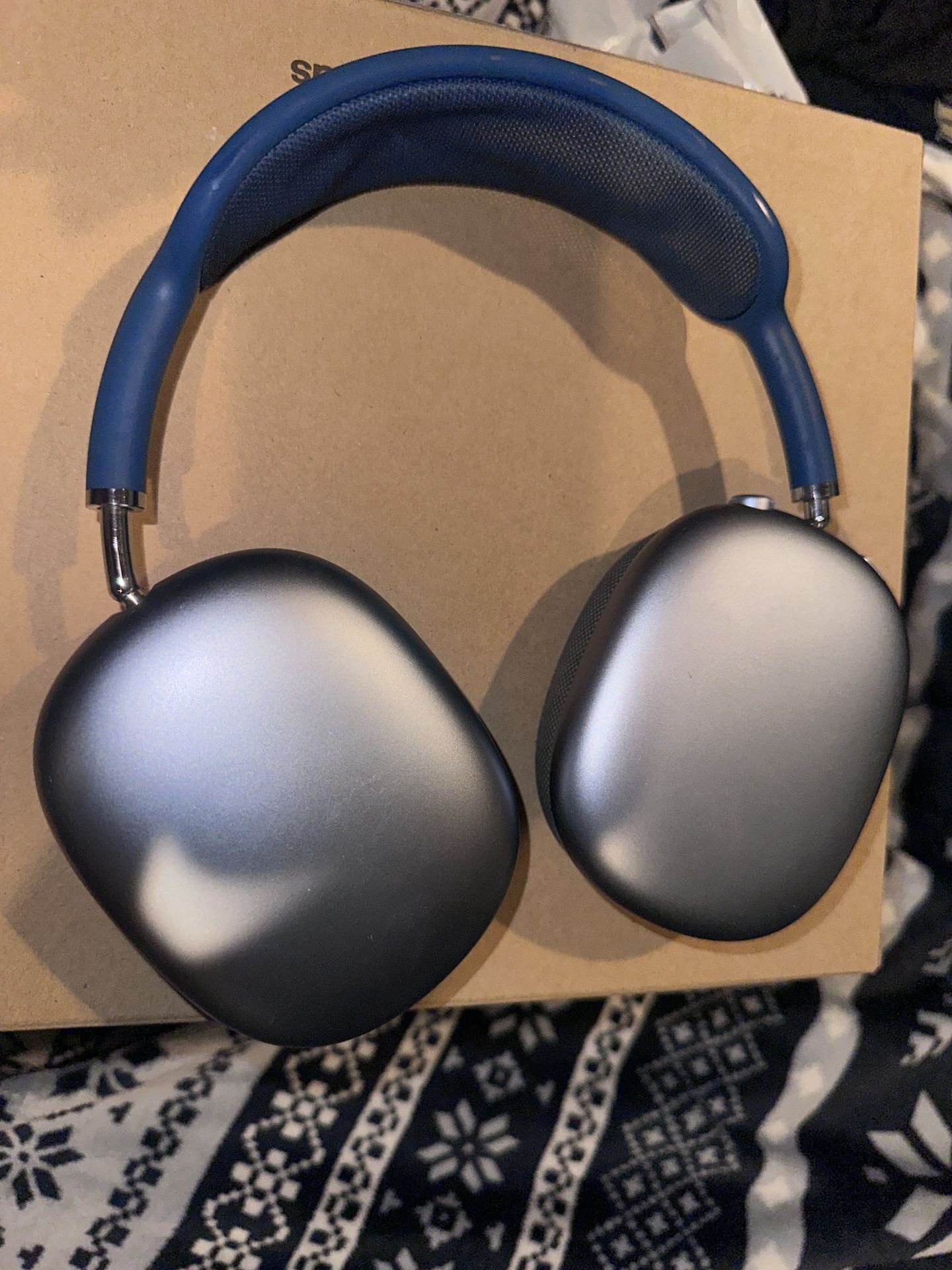 Apple Airpods Max ( Read Description)