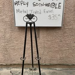Metal Tripod Essey