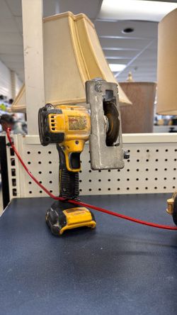 Dewalt cut off tool‼️ASK FOR DIANA‼️