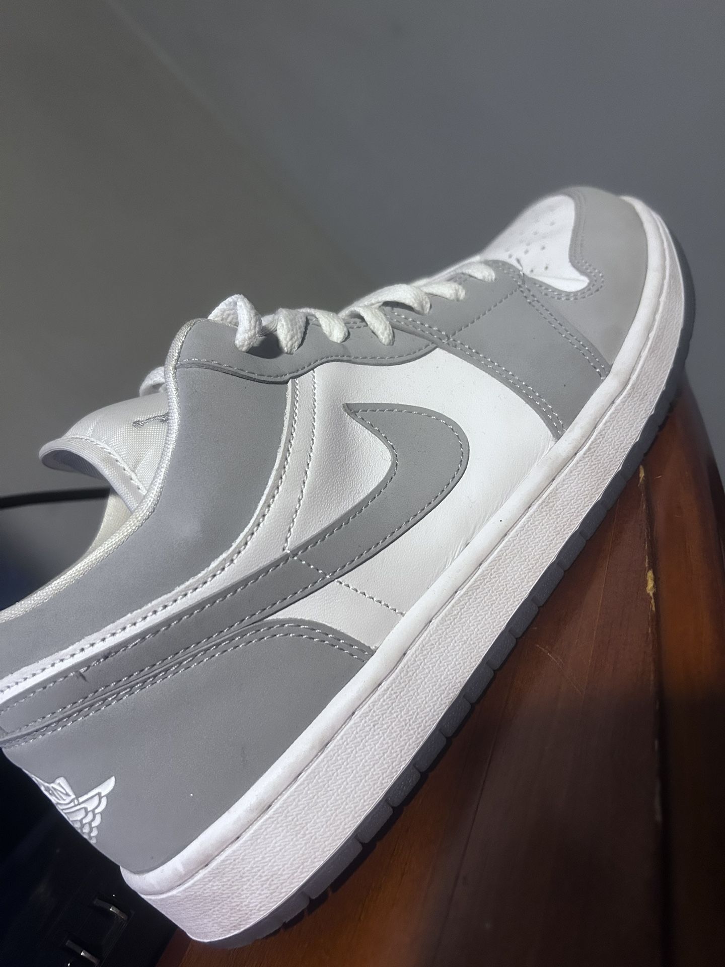 Jordan 1 White Wolf