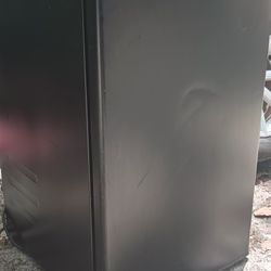 Galanz Mini Fridge 