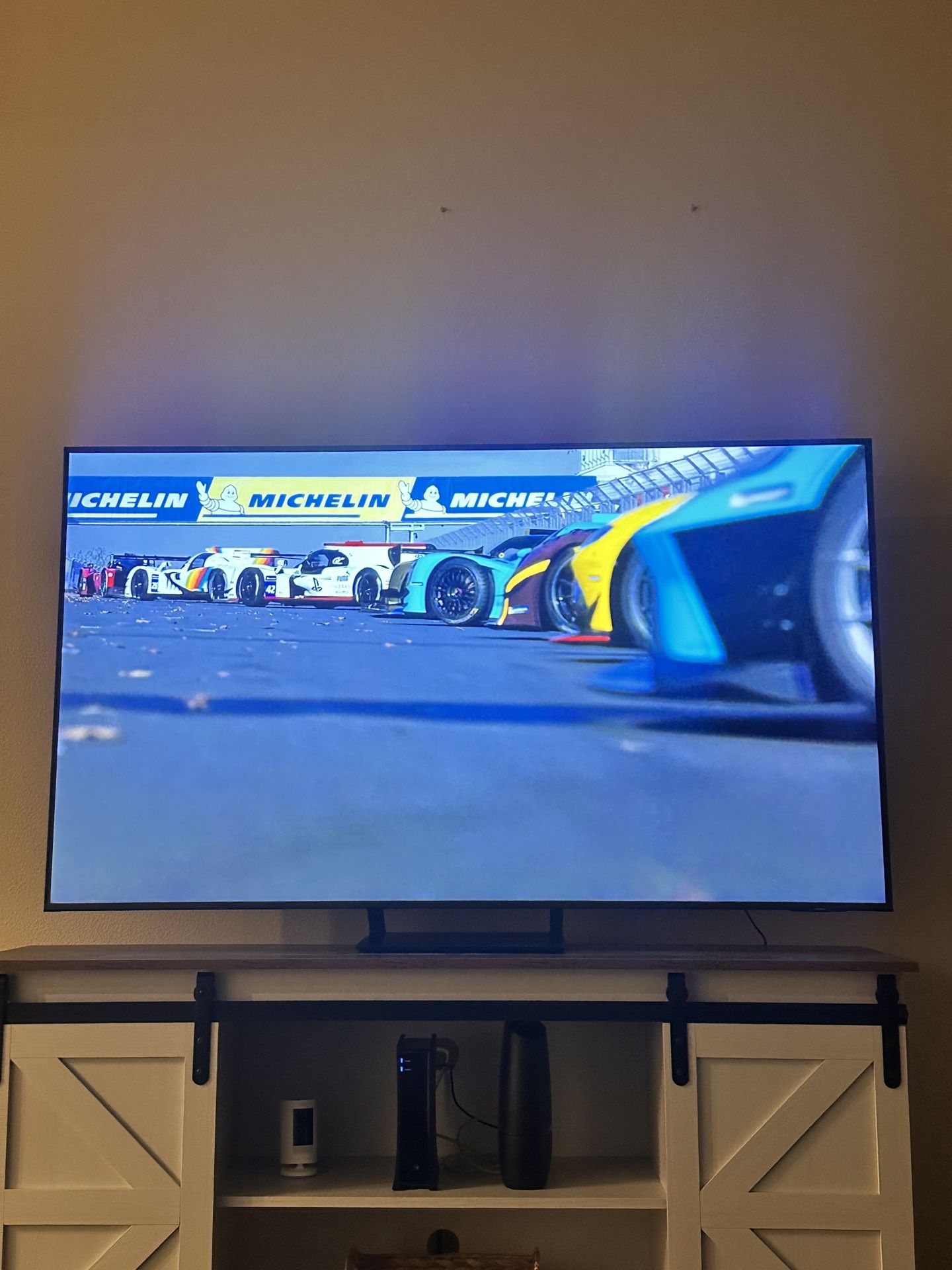 SAMSUNG QN70C 65”