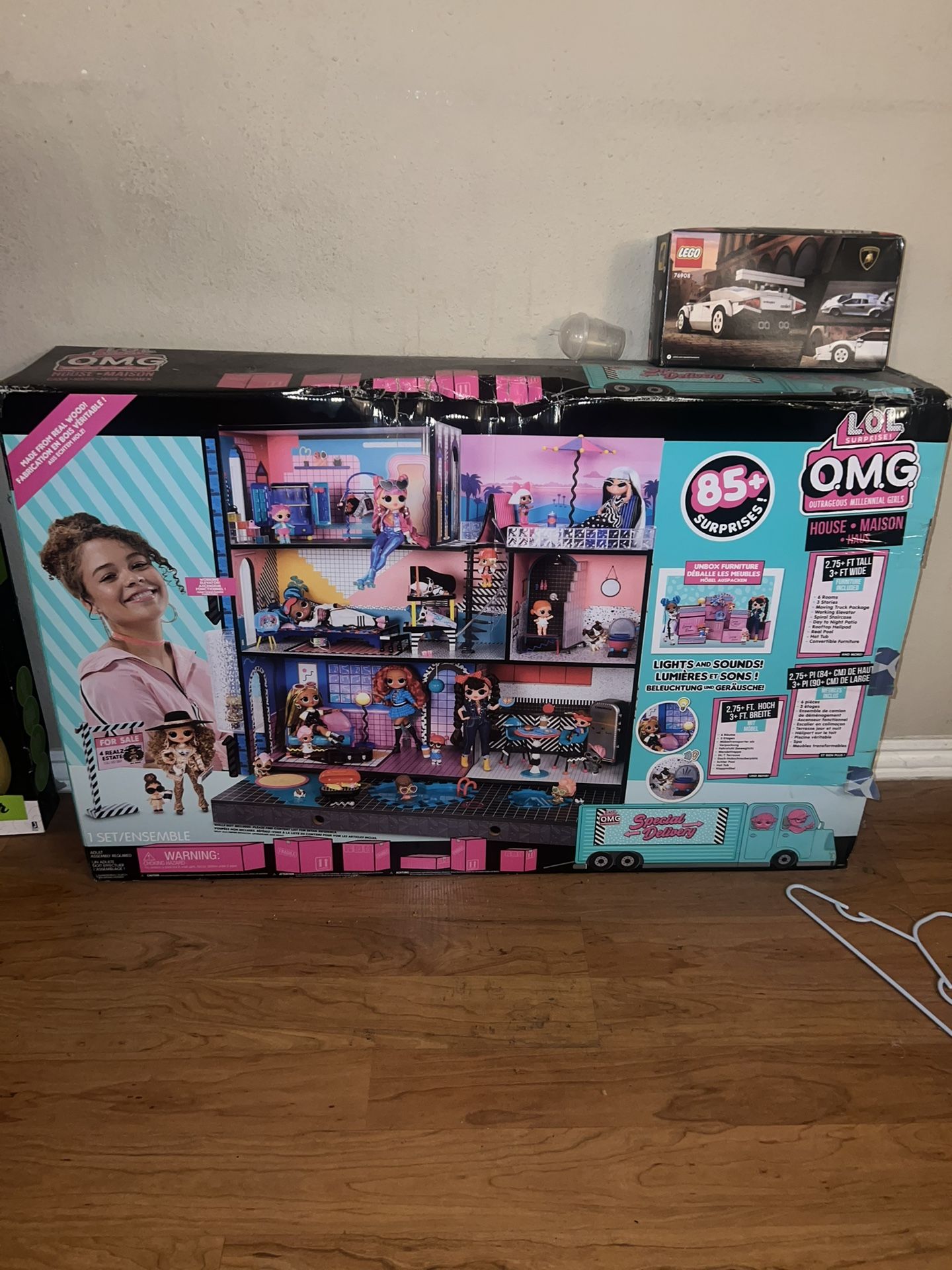 LOL Surprise OMG House Dollhouse With 85+ Surprises Made from Real