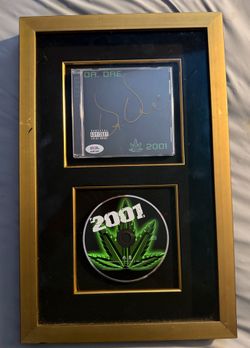 Dr. Dre original autograph on the chronic 2001