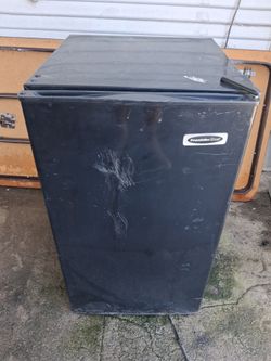 FRANKLIN CHEF Mini Fridge black works !