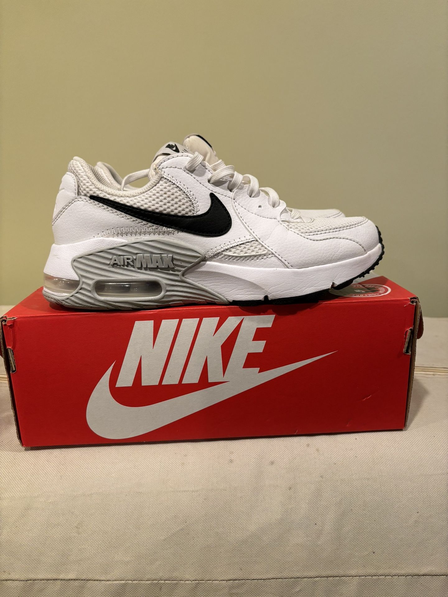 NIKE AIR