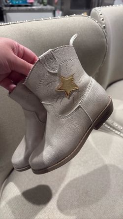 BUNDLE OF 8 pairs of Kids shoes for $50. #4 Shimmer Cream boots