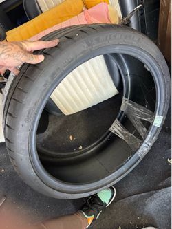 235/35ZR-20 MICHELIN PILOT SPORT 4S XL
