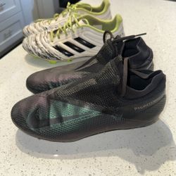 Nike Phantom 8.5M/Adidas Copa 9M