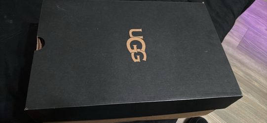 Tasmin uggs men’s size 11 120$ today only