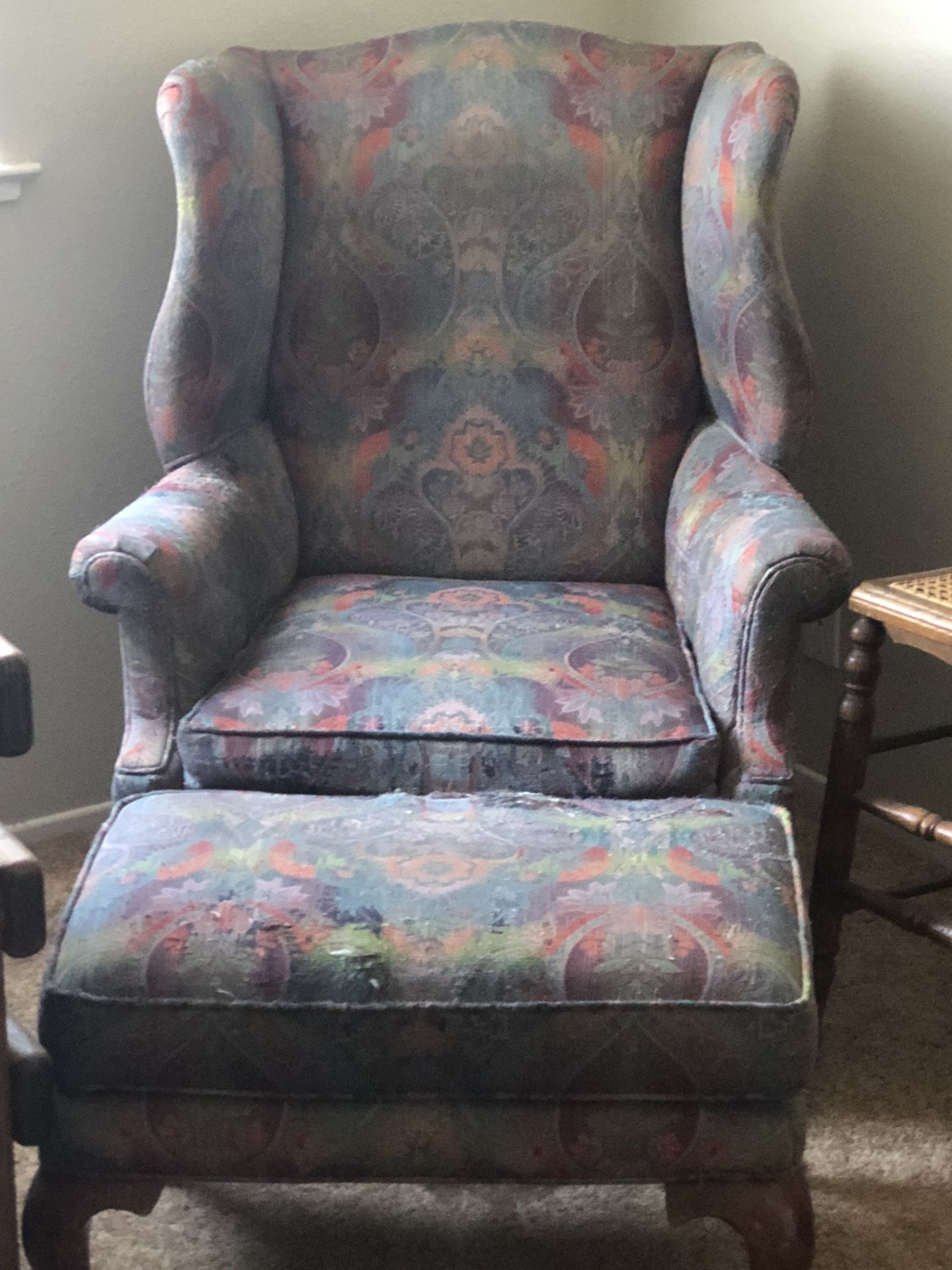 Arm Chair With Ottoman
