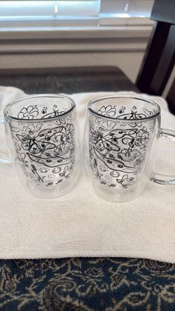 Star Wars coffee mugs.