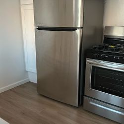refrigerator 