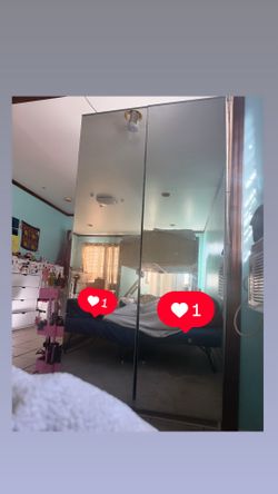 Big mirror closet