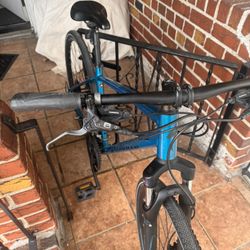 Specialized Hybrid Mountain Bike  -    Large