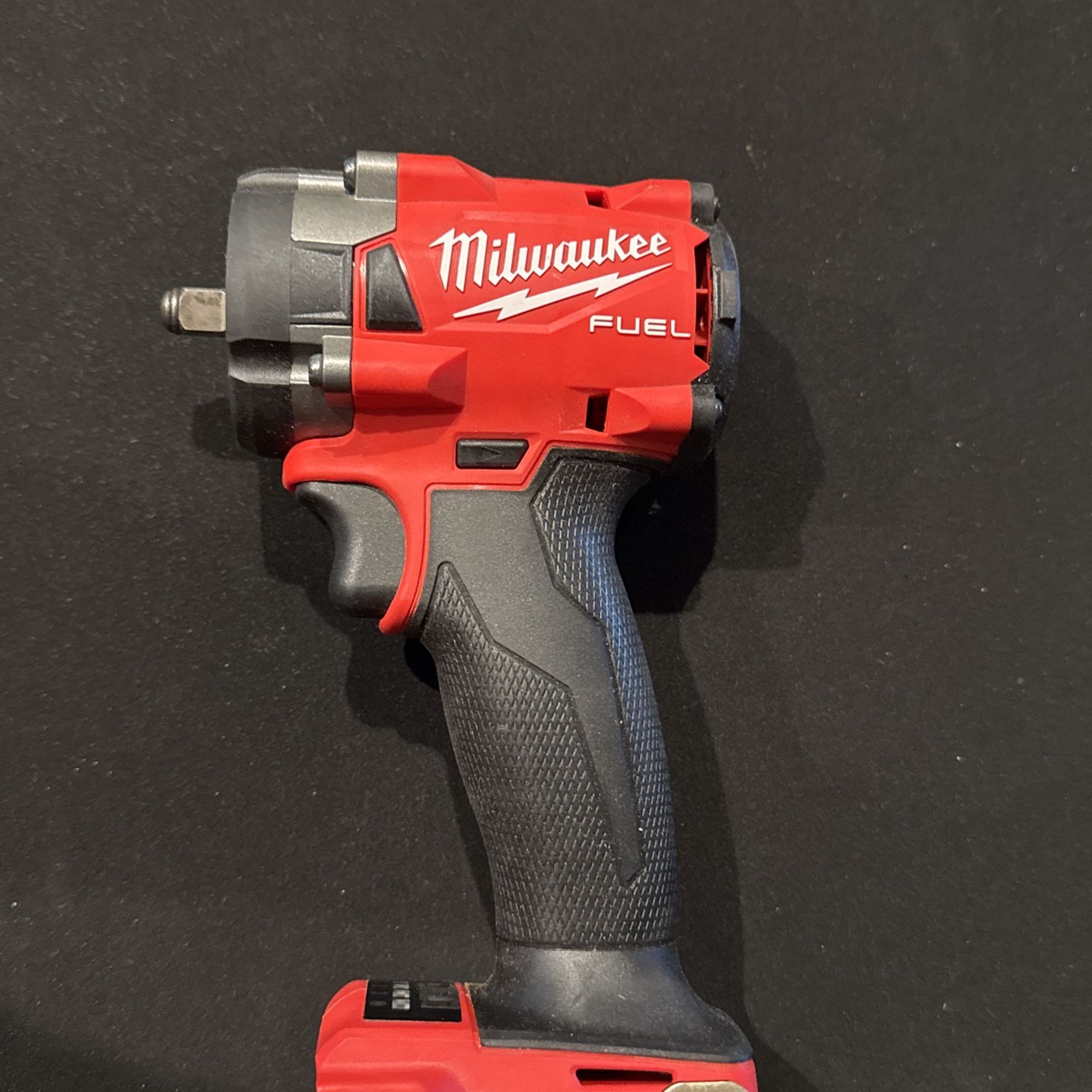 Milwaukee Impact Wrench: 3/8 in Drive Size, 250 ft-lb