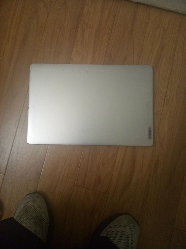 Lenvo Laptop IdeaPad 1i 15.7in