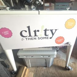 80 Quart Cooler On Wheels 