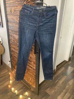 Woman’s Jeans Size 4/27