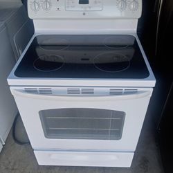 GE Glass Top Stove