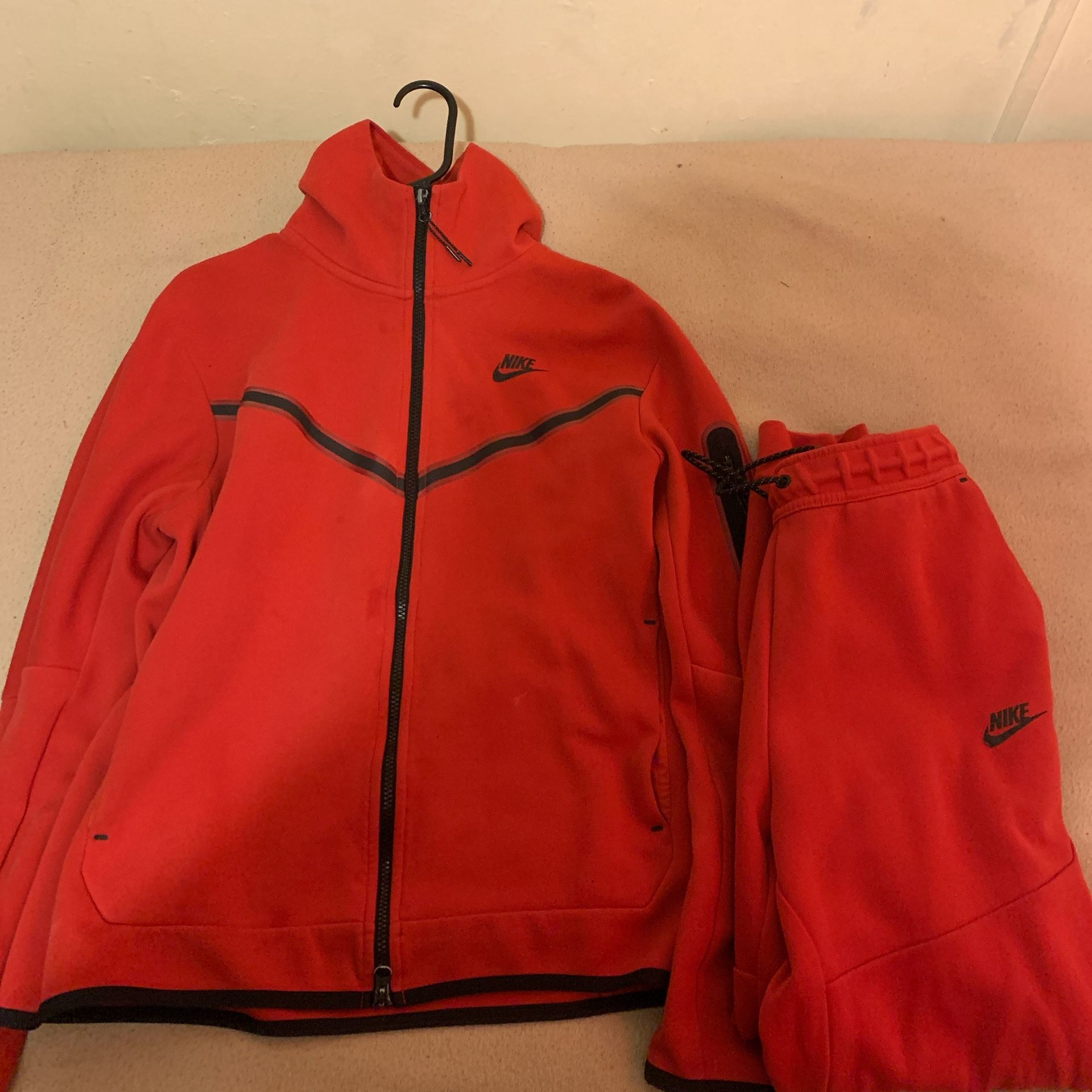 nike sportswear tech fleece full zip hoodie and joggers set university red