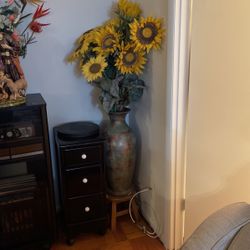 Giant Artificial Sunflowers With Ceramic Base
