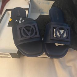 New🚨size 6 Sandals Blue
