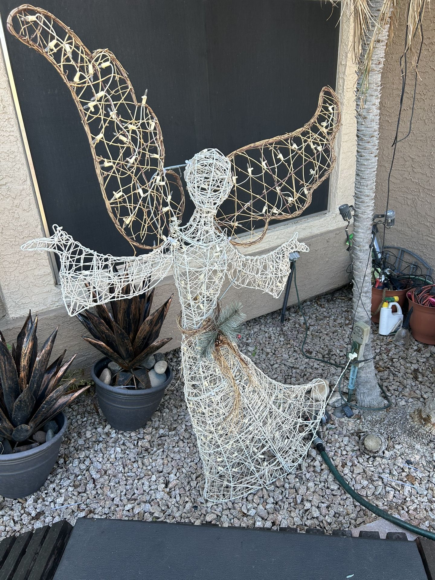 5’ lighted christmas angel 