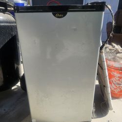 Mini Fridge 