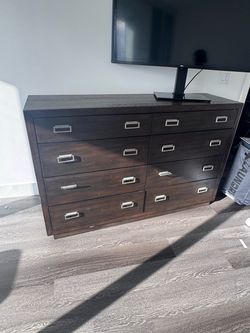 Wood dresser with mirror