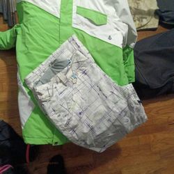 Volcom Snowboarding  Outfit. 