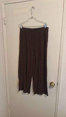 Pants for women size 2XL. Brown color