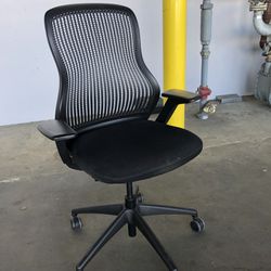Office Chair ✨👌 Knoll