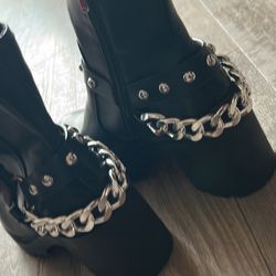 Chain rocker Booties