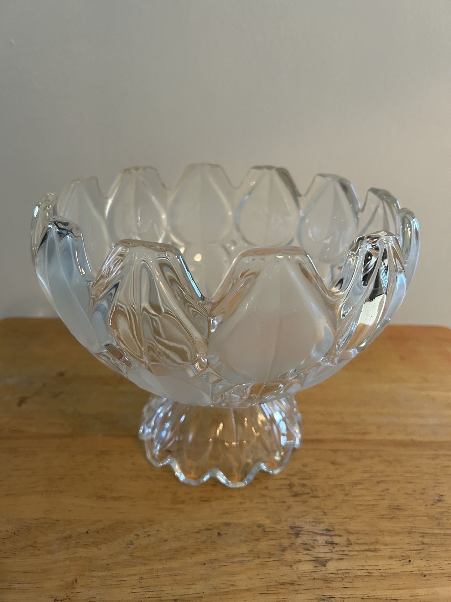 Frosted Glass Scalloped Bowl