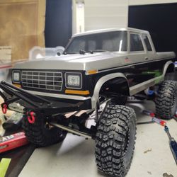 Axial SCX10 Custom Long Bed Very Unique $649 OBO