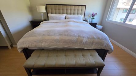 Stanley Hudson Street King Tufted Upholstered Bed Headboard  Dark Espresso  Excellent