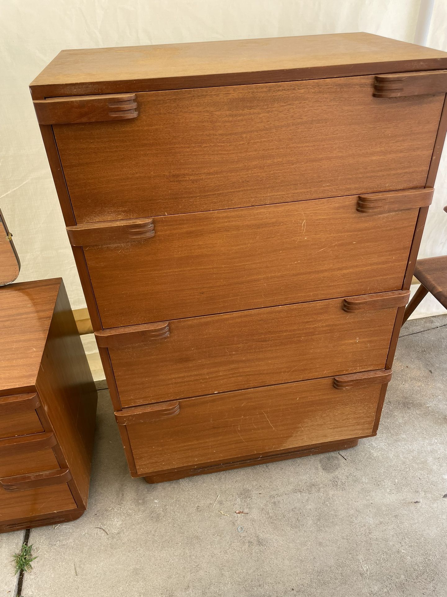 Vintage Upright 4drawer Dresser