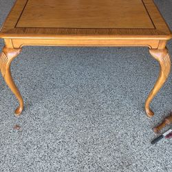 OAK TABLE 
