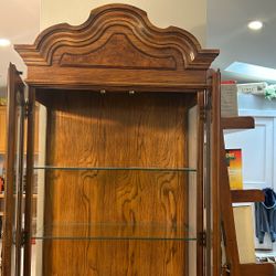 China Curio Cabinet/Hutch