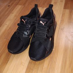 Pumas Women's 9