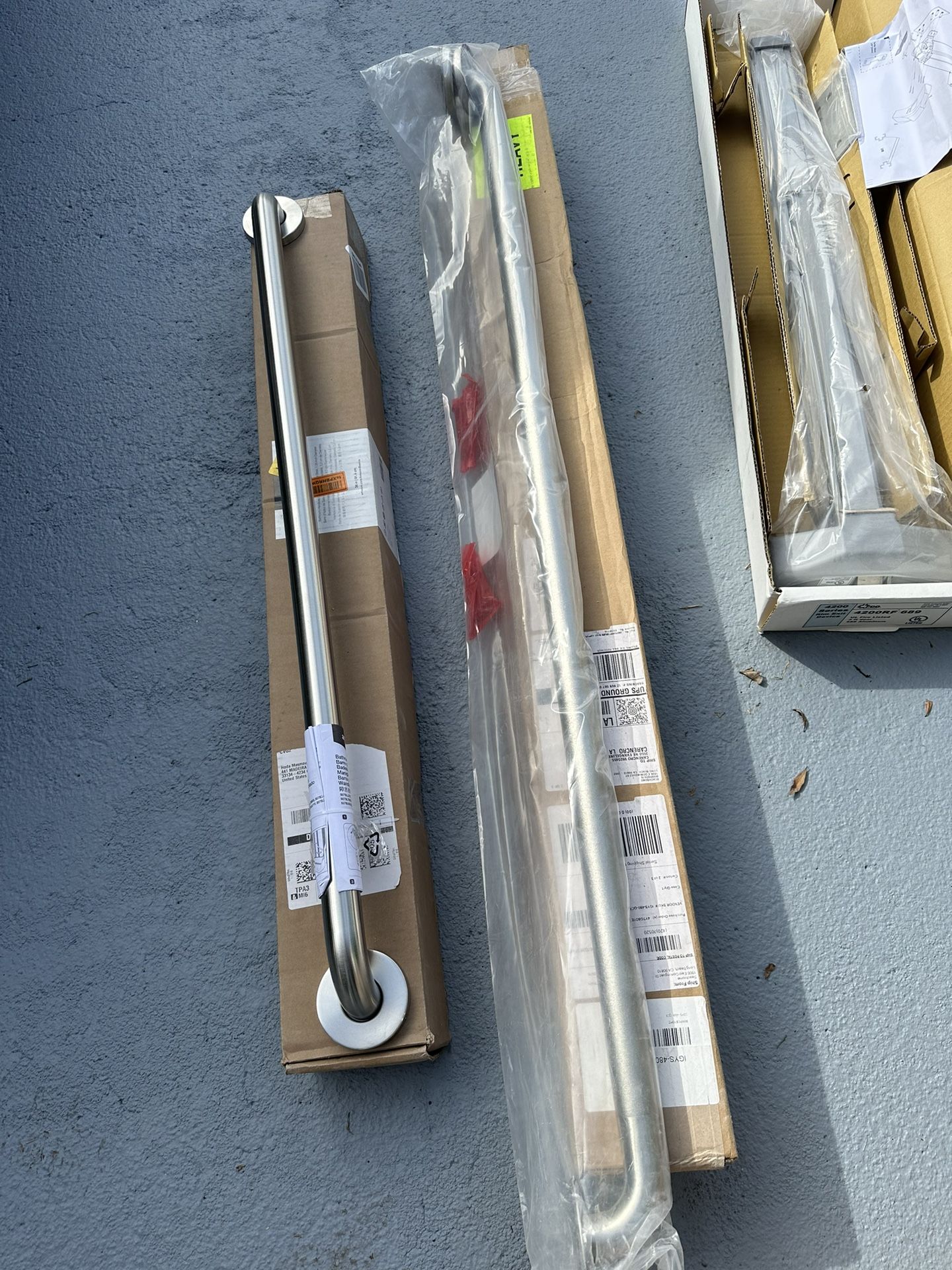 Brand New Grab Bar